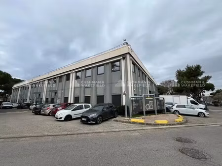 location bureaux 67 m² à 1 593 m²