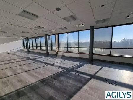 location bureaux 449 m² à 942 m²