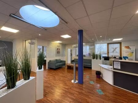 location bureaux 122 m² à 344 m²