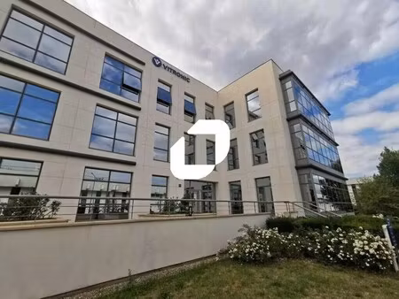 location bureaux 151 m² à 2 040 m²