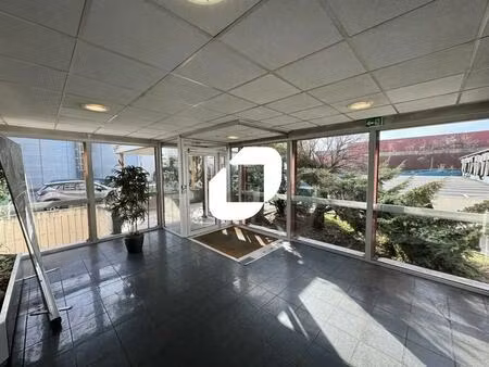 location bureaux 126 m² à 1 452 m²