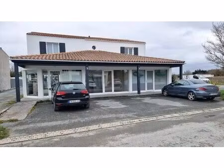 location commerce saint-pierre-d’oleron 17310 48m² à 126m²