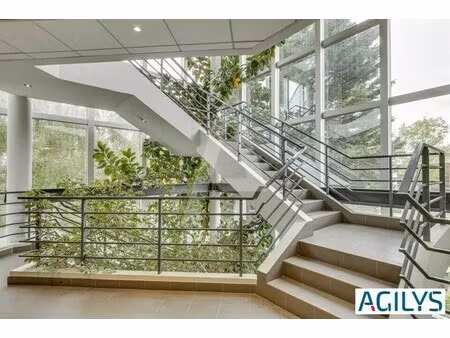 location bureaux 371 m² à 742 m²