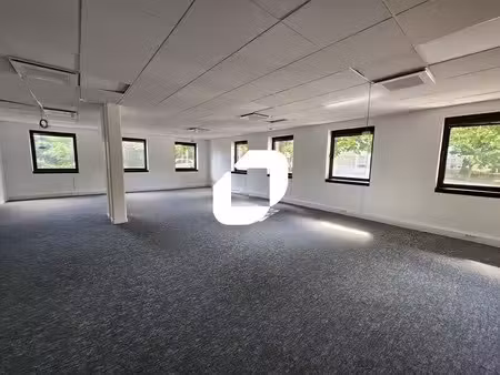 location bureaux 67 m² à 853 m²
