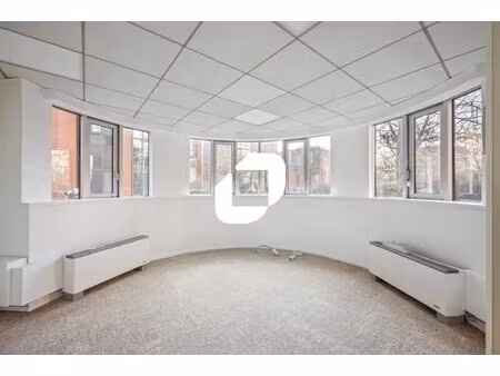 location bureaux 86 m² à 1 135 m²