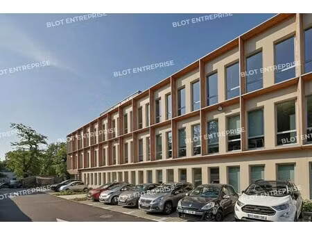 location bureaux 502 m² à 3 124 m²