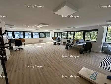 location bureaux 89 m²