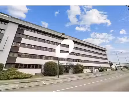 location bureaux 70m² à 1019m²
