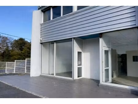 vente commerce 55 m² à 110 m²