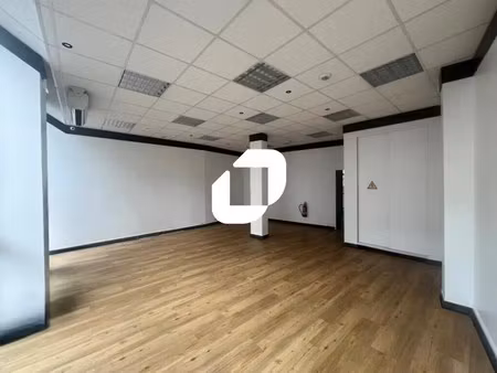 location bureaux 97 m²