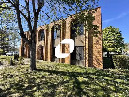 location bureaux 118 m²