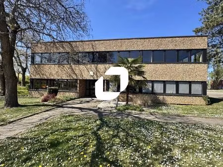 location bureaux 88 m² à 596 m²