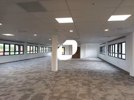 location bureaux 182 m² à 1 199 m²