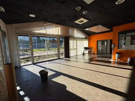 vente commerce 374 m²