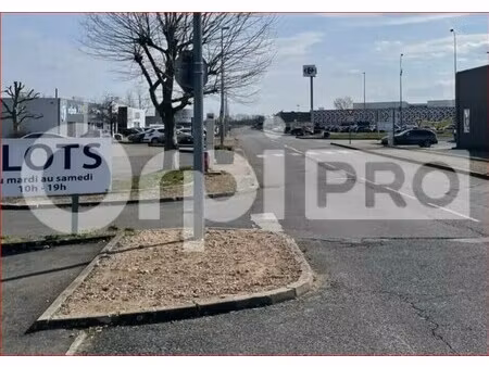 vente commerce 733 m²