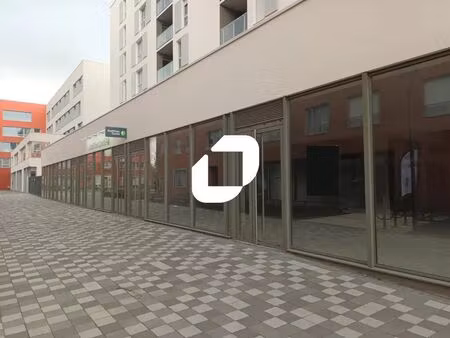 vente commerce 123 m² à 722 m²