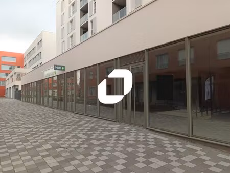 vente commerce lille 59800 123m² à 722m²