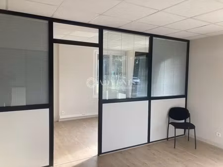location entrepôt 163 m²