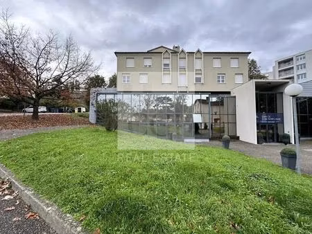 location bureaux 92 m²