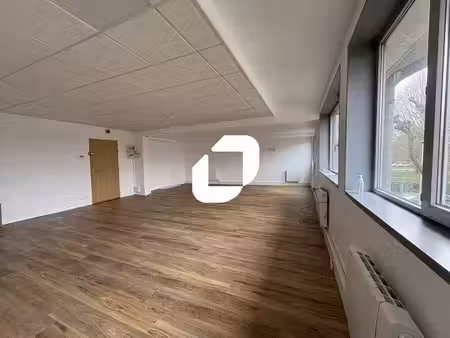 location bureaux 162m²