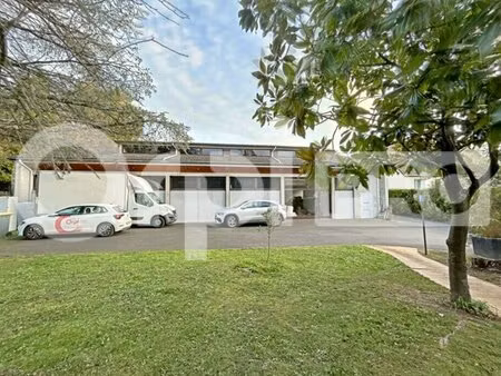 vente entrepôt 636 m²
