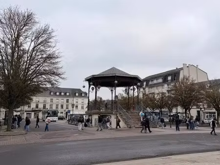 vente commerce 120 m² à 300 m²