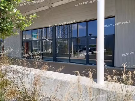 vente commerce 550 m²