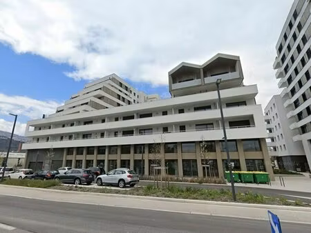 vente commerce le pont de claix 38800 167m²