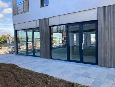 vente commerce magnanville 78200 177m²