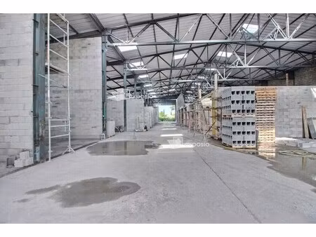 vente commerce orange 84100 63m²