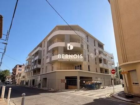 vente commerce toulon 83000 206m²