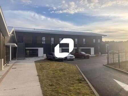 vente commerce 84 m² à 1 402 m²