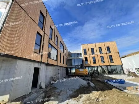 location bureaux 210 m²