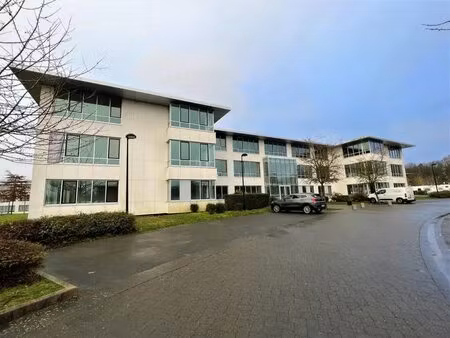 location bureaux 400 m² à 3 739 m²