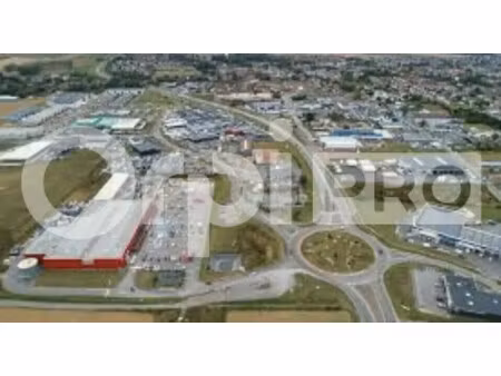 vente commerce 484 m²