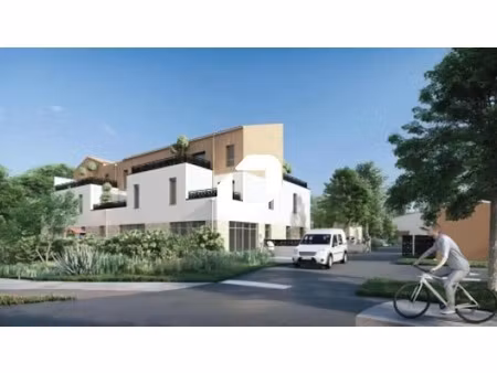 vente commerce 136 m² à 352 m²