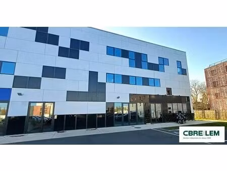 location bureaux 96 m²