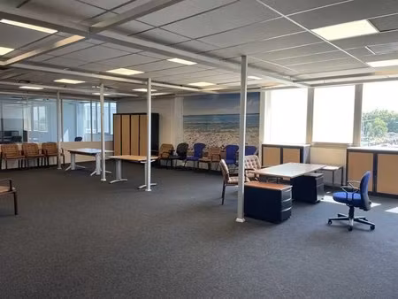 location bureaux 22 m² à 296 m²