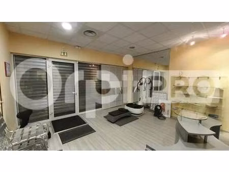 vente commerce 98 m²