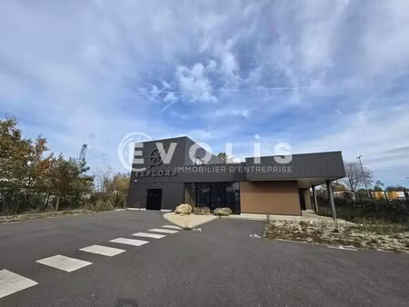 vente commerce 128 m² à 497 m²