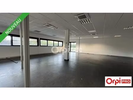 location bureaux 400 m² à 906 m²