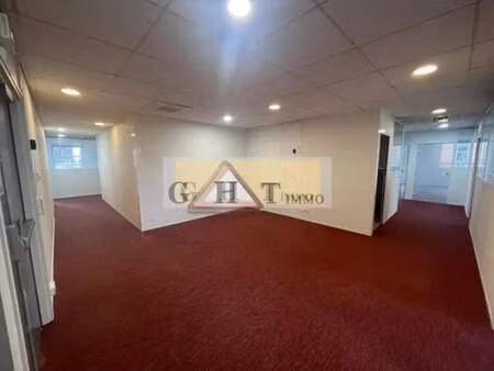 location entrepôt 667 m²