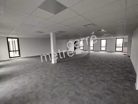 location bureaux 169 m²