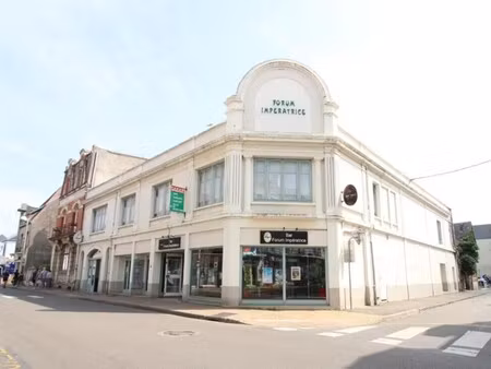 vente commerce 909 m²