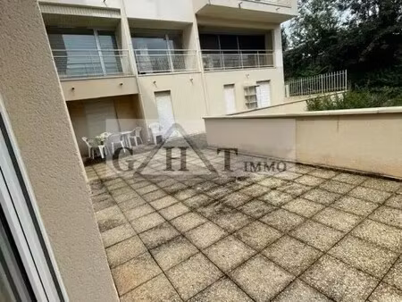 location commerce melun 77000 151m²