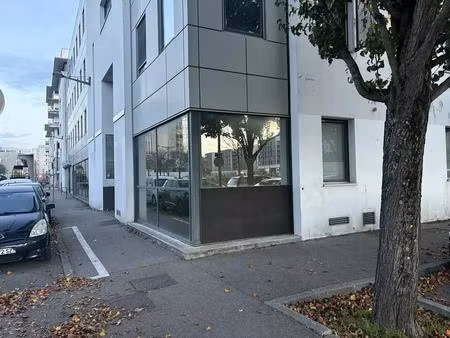 vente commerce 100 m² à 360 m²