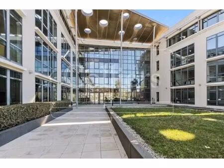 location bureaux 109 m² à 4 958 m²