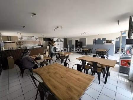 vente commerce 113 m²