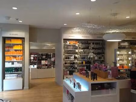 vente commerce 200 m² à 306 m²