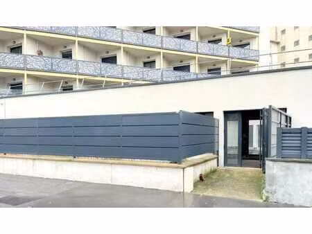 vente commerce 100 m² à 265 m²